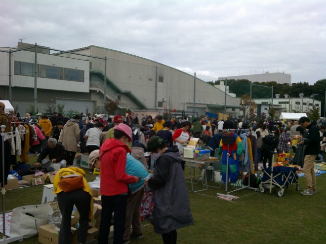 フリーマーケット会場のようす