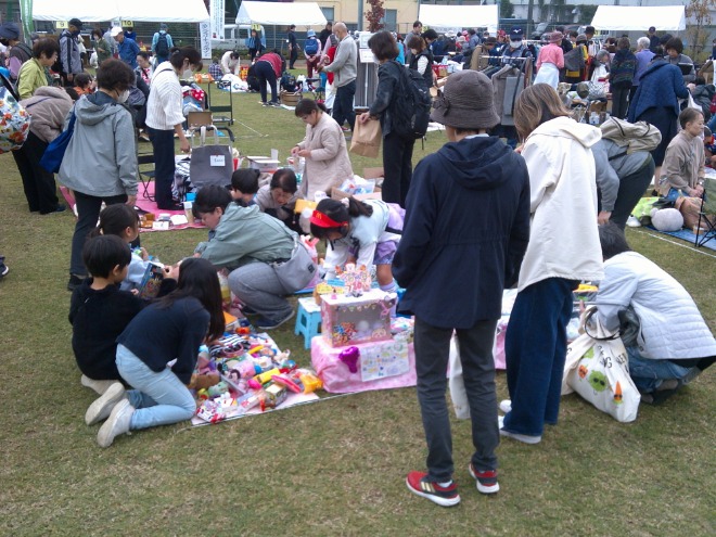 フリーマーケット会場のようす